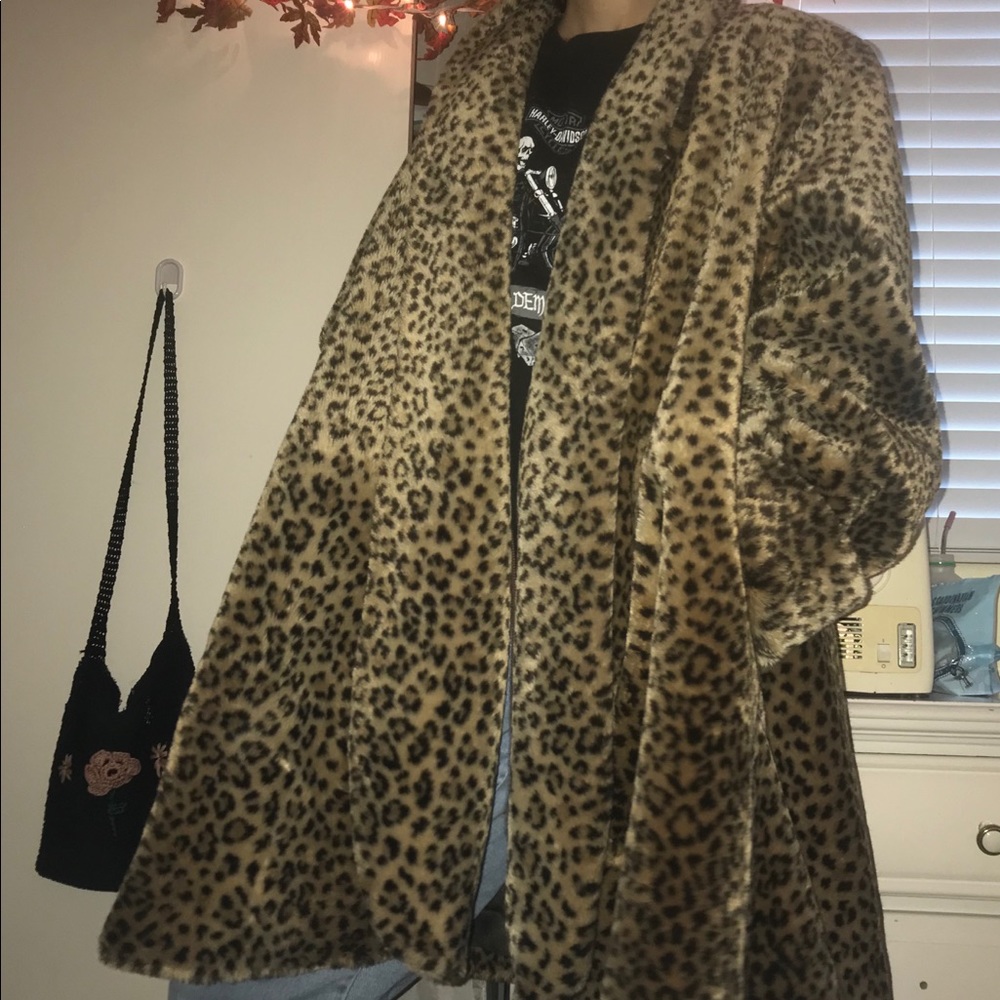 Faux fur luxury leopard/cheetah print coat